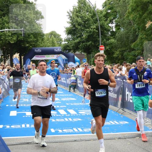 29.06.2025 - hella hamburg halbmarathon Zöllner http://msf.ph/oto/8204469 29.06.2025 10:48:18 Ziel 1914, 7599, 8916, 9770, 11211, 11467, 12685, 14192, 14797, 14814, 15590, 15629, 15735, 15973, 15981, 18963, 19127 meine-sportfotos.de