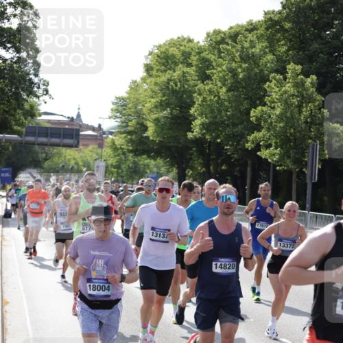 29.06.2025 - hella hamburg halbmarathon Jannik Wohlers http://msf.ph/oto/8204554 29.06.2025 09:48:27 Lombardsbrücke 1042, 1571, 2262, 3547, 4062, 4359, 4381, 5003, 5124, 5307, 6993, 7310, 7482, 8002, 8121, 8571, 9643, 10190, 10738, 11106, 11177, 11423, 12044, 13137, 13372, 13940, 14820, 15161, 15303, 15382, 15744, 16201, 17078, 17612, 18004, 18062, 18259, 18384, 18614, 19004 meine-sportfotos.de