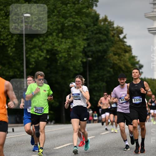 29.06.2025 - hella hamburg halbmarathon Dr. Thomas Lammeyer http://msf.ph/oto/8204716 29.06.2025 10:11:58 Kennedybrücke 1079, 1173, 1427, 1893, 2032, 2136, 3328, 3922, 3929, 4228, 5899, 6196, 7019, 7476, 7760, 9338 meine-sportfotos.de