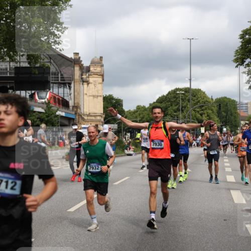 29.06.2025 - hella hamburg halbmarathon Yannick Fuchs http://msf.ph/oto/8204801 29.06.2025 10:44:51 20KM 1461, 1466, 1750, 1817, 2207, 2880, 3654, 4077, 4346, 4816, 5018, 5115, 6027, 6662, 6712, 6795, 7052, 7134, 7397, 7583, 7930, 7932, 8117, 8205, 8572, 8704, 8819, 9057, 11214, 11356, 12016, 12949, 13008, 13687, 13701, 13808, 13875, 14034, 14125, 14626, 15362, 15395, 15720, 16285, 16291, 17129, 17179, 17221, 17384, 18006, 18182, 18394, 18413, 18489 meine-sportfotos.de
