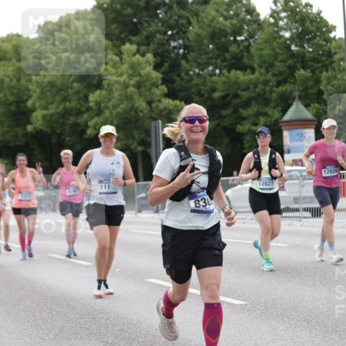 29.06.2025 - hella hamburg halbmarathon Jannik Wohlers http://msf.ph/oto/8204806 29.06.2025 10:25:53 Lombardsbrücke 1300, 3617, 4267, 4268, 4315, 6159, 7929, 8276, 8306, 8357, 8674, 8942, 11107, 12826, 12827, 14063, 14356, 14726, 17712 meine-sportfotos.de