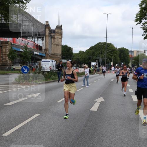 29.06.2025 - hella hamburg halbmarathon Yannick Fuchs http://msf.ph/oto/8204864 29.06.2025 10:32:12 20KM 1290, 1505, 2196, 2404, 3790, 5042, 5791, 5923, 6047, 6458, 9017, 9944, 10190, 10451, 10922, 11106, 11423, 12739, 12900, 13148, 13372, 15410, 16992, 17137, 18103, 18159, 18193, 18216, 18357, 18986 meine-sportfotos.de