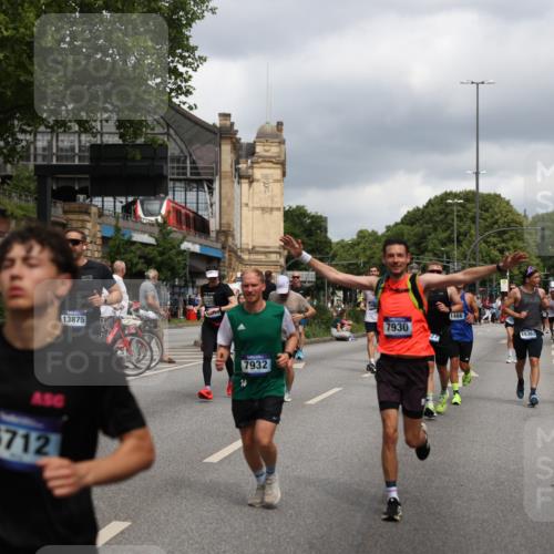 29.06.2025 - hella hamburg halbmarathon Yannick Fuchs http://msf.ph/oto/8204866 29.06.2025 10:44:51 20KM 1461, 1466, 1750, 1817, 2207, 2880, 3654, 4077, 4346, 4816, 5018, 5115, 6027, 6662, 6712, 6795, 7052, 7134, 7397, 7583, 7930, 7932, 8117, 8205, 8572, 8704, 8819, 9057, 11214, 11356, 12016, 12949, 13008, 13687, 13701, 13808, 13875, 14034, 14125, 14626, 15362, 15395, 15720, 16285, 16291, 17129, 17179, 17221, 17384, 18006, 18182, 18394, 18413, 18489 meine-sportfotos.de