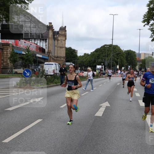 29.06.2025 - hella hamburg halbmarathon Yannick Fuchs http://msf.ph/oto/8204905 29.06.2025 10:32:12 20KM 1290, 1505, 2196, 2404, 3790, 5042, 5791, 5923, 6047, 6458, 9017, 9944, 10190, 10451, 10922, 11106, 11423, 12739, 12900, 13148, 13372, 15410, 16992, 17137, 18103, 18159, 18193, 18216, 18357, 18986 meine-sportfotos.de
