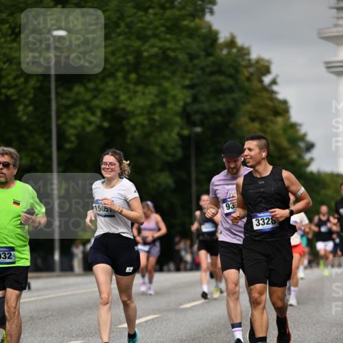 29.06.2025 - hella hamburg halbmarathon Dr. Thomas Lammeyer http://msf.ph/oto/8204935 29.06.2025 10:12:00 Kennedybrücke 1079, 1173, 1427, 1893, 2032, 2136, 3328, 3922, 3929, 4228, 5899, 6100, 6196, 7019, 7476, 7760, 9338 meine-sportfotos.de