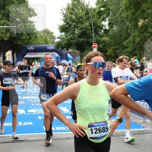 29.06.2025 - hella hamburg halbmarathon Zöllner http://msf.ph/oto/8204958 29.06.2025 10:48:23 Ziel 1537, 5129, 5528, 6923, 7367, 7599, 8216, 9770, 11211, 11467, 14797, 15629, 15735, 17745, 17982, 18963, 19127 meine-sportfotos.de