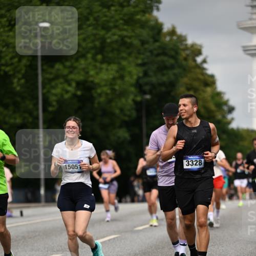 29.06.2025 - hella hamburg halbmarathon Dr. Thomas Lammeyer http://msf.ph/oto/8204999 29.06.2025 10:12:00 Kennedybrücke 1079, 1173, 1427, 1893, 2032, 2136, 3328, 3922, 3929, 4228, 5899, 6100, 6196, 7019, 7476, 7760, 9338 meine-sportfotos.de