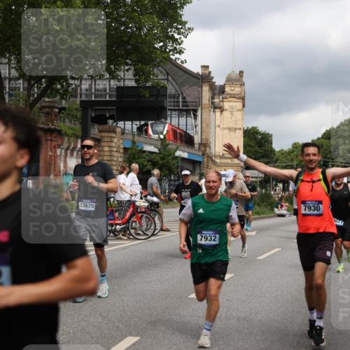 29.06.2025 - hella hamburg halbmarathon Yannick Fuchs http://msf.ph/oto/8205002 29.06.2025 10:44:51 20KM 1461, 1466, 1750, 1817, 2207, 2880, 3654, 4077, 4346, 4816, 5018, 5115, 6027, 6662, 6712, 6795, 7052, 7134, 7397, 7583, 7930, 7932, 8117, 8205, 8572, 8704, 8819, 9057, 11214, 11356, 12016, 12949, 13008, 13687, 13701, 13808, 13875, 14034, 14125, 14626, 15362, 15395, 15720, 16285, 16291, 17129, 17179, 17221, 17384, 18006, 18182, 18394, 18413, 18489 meine-sportfotos.de