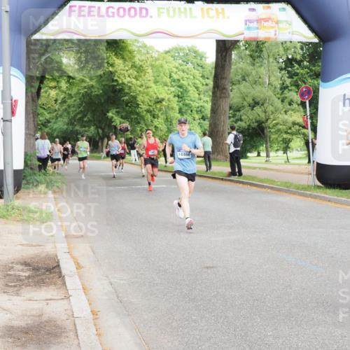 29.06.2025 - hella hamburg halbmarathon MichiJ http://msf.ph/oto/8205049 29.06.2025 10:22:18 Zwischen KM18-KM19 7723, 12595, 14784, 17117 meine-sportfotos.de