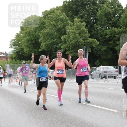 29.06.2025 - hella hamburg halbmarathon Jannik Wohlers http://msf.ph/oto/8205093 29.06.2025 10:25:55 Lombardsbrücke 1300, 3617, 4267, 4268, 4315, 4844, 6159, 6905, 7929, 8306, 8357, 8674, 8942, 11107, 12826, 12827, 13264, 14063, 14726, 14930, 17712 meine-sportfotos.de