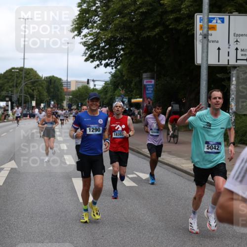29.06.2025 - hella hamburg halbmarathon Yannick Fuchs http://msf.ph/oto/8205133 29.06.2025 10:32:12 20KM 1290, 1505, 2196, 2404, 3790, 5042, 5791, 5923, 6047, 6458, 9017, 9944, 10190, 10451, 10922, 11106, 11423, 12739, 12900, 13148, 13372, 15410, 16992, 17137, 18103, 18159, 18193, 18216, 18357, 18986 meine-sportfotos.de
