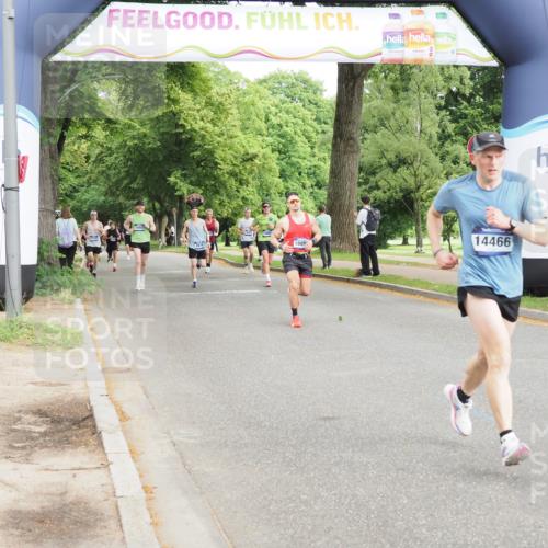 29.06.2025 - hella hamburg halbmarathon MichiJ http://msf.ph/oto/8205173 29.06.2025 10:22:20 Zwischen KM18-KM19 12595, 14466, 14784, 18854 meine-sportfotos.de