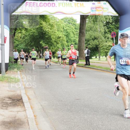 29.06.2025 - hella hamburg halbmarathon MichiJ http://msf.ph/oto/8205185 29.06.2025 10:22:20 Zwischen KM18-KM19 12595, 14466, 14784, 18854 meine-sportfotos.de