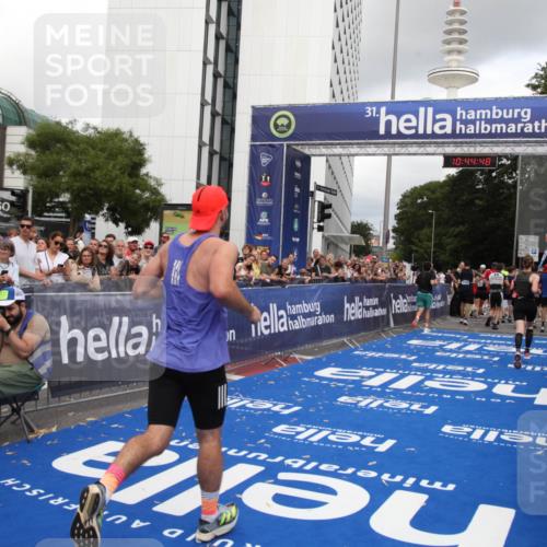 29.06.2025 - hella hamburg halbmarathon Michael Strokosch http://msf.ph/oto/8205200 29.06.2025 10:44:47 Ziel 1782, 1941, 2970, 3785, 4270, 4991, 6490, 10669, 15185, 15233, 17251, 18107, 18437, 18464, 18868, 19206 meine-sportfotos.de