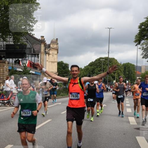 29.06.2025 - hella hamburg halbmarathon Yannick Fuchs http://msf.ph/oto/8205259 29.06.2025 10:44:52 20KM 1461, 1466, 1750, 1817, 2207, 2880, 3654, 4077, 4346, 4816, 5018, 5115, 6027, 6662, 6712, 6795, 7052, 7134, 7397, 7583, 7930, 7932, 8117, 8205, 8572, 8704, 8819, 9057, 11214, 11422, 12016, 12949, 13008, 13687, 13701, 13808, 13875, 14034, 14125, 14626, 15362, 15395, 15720, 16285, 16291, 17129, 17179, 17221, 17384, 18006, 18182, 18394, 18413, 18489 meine-sportfotos.de