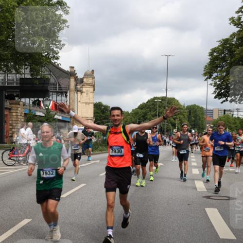 29.06.2025 - hella hamburg halbmarathon Yannick Fuchs http://msf.ph/oto/8205285 29.06.2025 10:44:52 20KM 1461, 1466, 1750, 1817, 2207, 2880, 3654, 4077, 4346, 4816, 5018, 5115, 6027, 6662, 6712, 6795, 7052, 7134, 7397, 7583, 7930, 7932, 8117, 8205, 8572, 8704, 8819, 9057, 11214, 11422, 12016, 12949, 13008, 13687, 13701, 13808, 13875, 14034, 14125, 14626, 15362, 15395, 15720, 16285, 16291, 17129, 17179, 17221, 17384, 18006, 18182, 18394, 18413, 18489 meine-sportfotos.de
