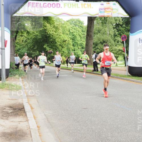 29.06.2025 - hella hamburg halbmarathon MichiJ http://msf.ph/oto/8205299 29.06.2025 10:22:21 Zwischen KM18-KM19 12595, 14466, 14784, 18854 meine-sportfotos.de