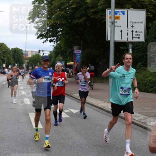 29.06.2025 - hella hamburg halbmarathon Yannick Fuchs http://msf.ph/oto/8205310 29.06.2025 10:32:13 20KM 1290, 1505, 2196, 2404, 3790, 5042, 5791, 5923, 6047, 6458, 9017, 9944, 10190, 10451, 10922, 11106, 11423, 12739, 12900, 13148, 13372, 13595, 15410, 16992, 17137, 17726, 18103, 18159, 18193, 18216, 18357, 18986 meine-sportfotos.de