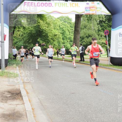 29.06.2025 - hella hamburg halbmarathon MichiJ http://msf.ph/oto/8205317 29.06.2025 10:22:21 Zwischen KM18-KM19 12595, 14466, 14784, 18854 meine-sportfotos.de