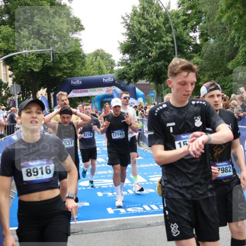 29.06.2025 - hella hamburg halbmarathon Zöllner http://msf.ph/oto/8205335 29.06.2025 10:48:29 Ziel 1537, 3747, 5129, 5362, 5528, 6081, 6923, 7367, 8216, 9262, 11451, 12149, 12549, 12690, 12840, 13962, 14033, 14990, 17395, 17745, 17855, 17982, 18790, 18923 meine-sportfotos.de