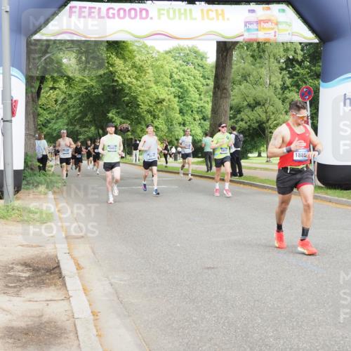 29.06.2025 - hella hamburg halbmarathon MichiJ http://msf.ph/oto/8205343 29.06.2025 10:22:22 Zwischen KM18-KM19 12595, 14466, 14784, 16881, 18854 meine-sportfotos.de