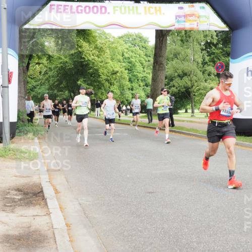 29.06.2025 - hella hamburg halbmarathon MichiJ http://msf.ph/oto/8205353 29.06.2025 10:22:22 Zwischen KM18-KM19 12595, 14466, 14784, 16881, 18854 meine-sportfotos.de