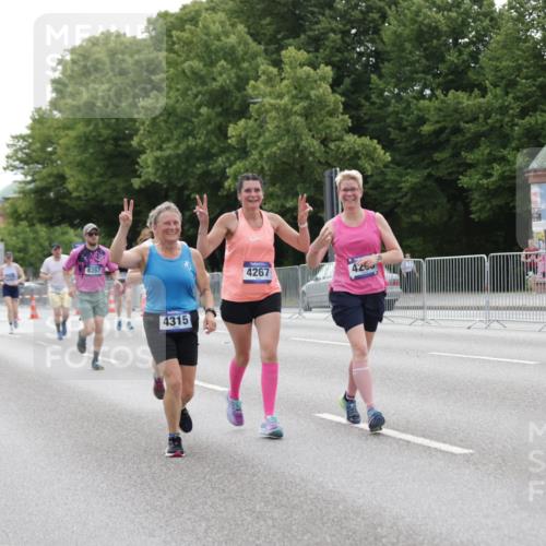 29.06.2025 - hella hamburg halbmarathon Jannik Wohlers http://msf.ph/oto/8205357 29.06.2025 10:25:55 Lombardsbrücke 1300, 3617, 4267, 4268, 4315, 4844, 6159, 6905, 7929, 8306, 8357, 8674, 8942, 11107, 12826, 12827, 13264, 14063, 14726, 14930, 17712 meine-sportfotos.de