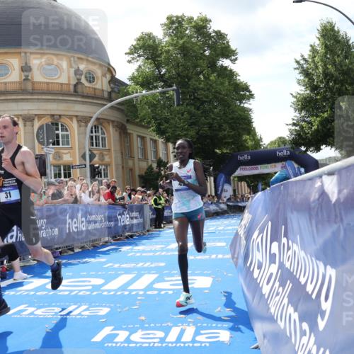 29.06.2025 - hella hamburg halbmarathon Strokosch-Dieckow http://msf.ph/oto/8205433 29.06.2025 10:14:02 Ziel 31, 42, 14689 meine-sportfotos.de