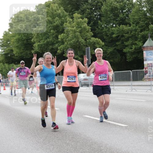 29.06.2025 - hella hamburg halbmarathon Jannik Wohlers http://msf.ph/oto/8205434 29.06.2025 10:25:55 Lombardsbrücke 1300, 3617, 4267, 4268, 4315, 4844, 6159, 6905, 7929, 8306, 8357, 8674, 8942, 11107, 12826, 12827, 13264, 14063, 14726, 14930, 17712 meine-sportfotos.de