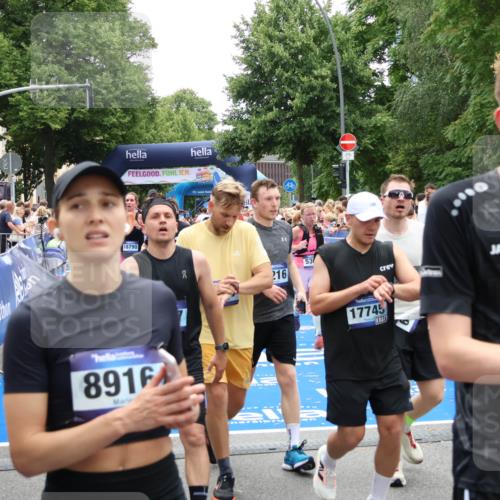 29.06.2025 - hella hamburg halbmarathon Zöllner http://msf.ph/oto/8205439 29.06.2025 10:48:31 Ziel 3747, 5362, 5528, 6081, 6923, 8216, 9262, 10000, 10860, 11451, 12149, 12549, 12690, 12840, 13962, 14033, 14990, 15808, 15917, 17395, 17855, 18251, 18790, 18923 meine-sportfotos.de