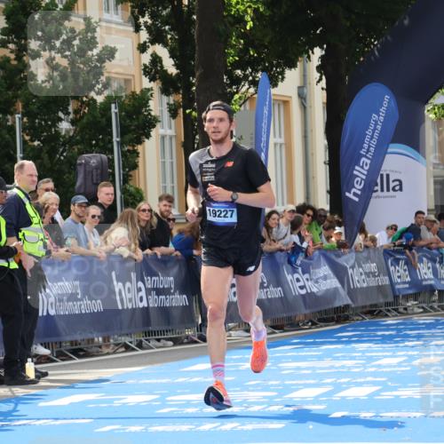 29.06.2025 - hella hamburg halbmarathon Strokosch-Dieckow http://msf.ph/oto/8205448 29.06.2025 10:14:28 Ziel 19227 meine-sportfotos.de