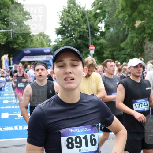 29.06.2025 - hella hamburg halbmarathon Zöllner http://msf.ph/oto/8205493 29.06.2025 10:48:32 Ziel 3747, 5362, 6081, 9262, 10000, 10860, 11451, 12149, 12549, 12690, 12840, 13962, 14033, 14990, 15808, 15917, 17395, 17855, 18251, 18790, 18923 meine-sportfotos.de