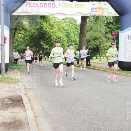 29.06.2025 - hella hamburg halbmarathon MichiJ http://msf.ph/oto/8205506 29.06.2025 10:22:23 Zwischen KM18-KM19 2879, 10453, 12595, 14466, 16881, 17151, 18854 meine-sportfotos.de