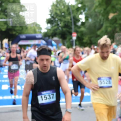 29.06.2025 - hella hamburg halbmarathon Zöllner http://msf.ph/oto/8205546 29.06.2025 10:48:33 Ziel 1163, 1176, 2213, 3747, 5362, 6081, 9262, 10000, 10860, 11451, 11579, 12149, 12549, 12690, 12840, 13962, 14033, 14990, 15808, 15917, 17395, 17855, 18251, 18790, 18815, 18923 meine-sportfotos.de