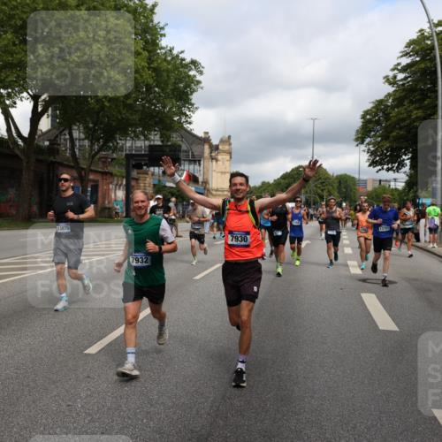 29.06.2025 - hella hamburg halbmarathon Yannick Fuchs http://msf.ph/oto/8205550 29.06.2025 10:44:52 20KM 1461, 1466, 1750, 1817, 2207, 2880, 3654, 4077, 4346, 4816, 5018, 5115, 6027, 6662, 6712, 6795, 7052, 7134, 7397, 7583, 7930, 7932, 8117, 8205, 8572, 8704, 8819, 9057, 11214, 11422, 12016, 12949, 13008, 13687, 13701, 13808, 13875, 14034, 14125, 14626, 15362, 15395, 15720, 16285, 16291, 17129, 17179, 17221, 17384, 18006, 18182, 18394, 18413, 18489 meine-sportfotos.de