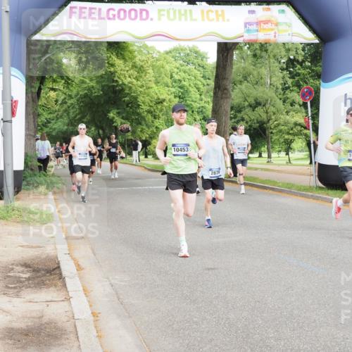 29.06.2025 - hella hamburg halbmarathon MichiJ http://msf.ph/oto/8205575 29.06.2025 10:22:23 Zwischen KM18-KM19 2879, 10453, 12595, 14466, 16881, 17151, 18854 meine-sportfotos.de