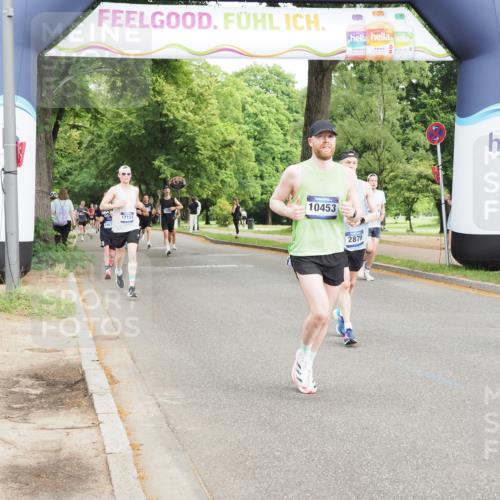 29.06.2025 - hella hamburg halbmarathon MichiJ http://msf.ph/oto/8205599 29.06.2025 10:22:24 Zwischen KM18-KM19 2879, 10453, 14466, 16881, 17151, 18854 meine-sportfotos.de