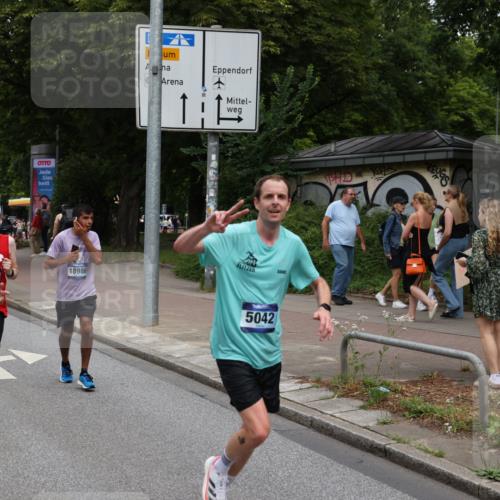 29.06.2025 - hella hamburg halbmarathon Yannick Fuchs http://msf.ph/oto/8205626 29.06.2025 10:32:13 20KM 1290, 1505, 2196, 2404, 3790, 5042, 5791, 5923, 6047, 6458, 9017, 9944, 10190, 10451, 10922, 11106, 11423, 12739, 12900, 13148, 13372, 13595, 15410, 16992, 17137, 17726, 18103, 18159, 18193, 18216, 18357, 18986 meine-sportfotos.de