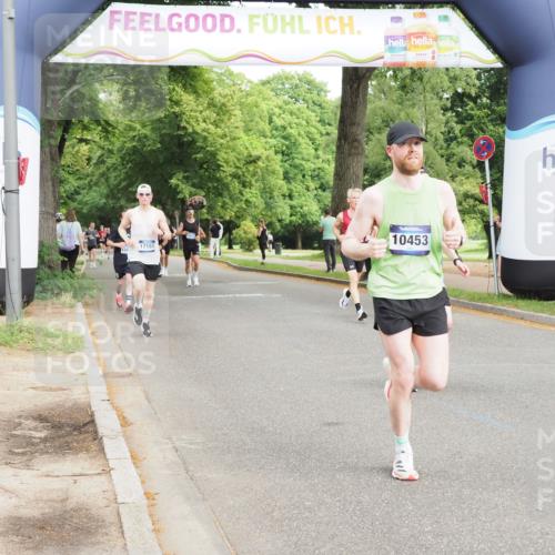 29.06.2025 - hella hamburg halbmarathon MichiJ http://msf.ph/oto/8205654 29.06.2025 10:22:24 Zwischen KM18-KM19 2879, 10453, 14466, 16881, 17151, 18854 meine-sportfotos.de