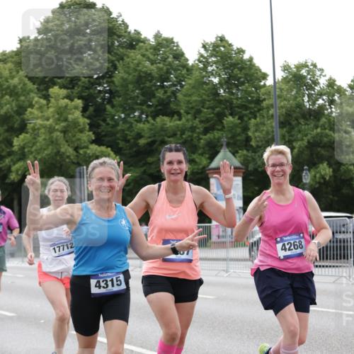 29.06.2025 - hella hamburg halbmarathon Jannik Wohlers http://msf.ph/oto/8205671 29.06.2025 10:25:57 Lombardsbrücke 1300, 3617, 4267, 4268, 4315, 4844, 6159, 6905, 7929, 8306, 8357, 8674, 8942, 11107, 12126, 12826, 12827, 13264, 14930, 17712 meine-sportfotos.de