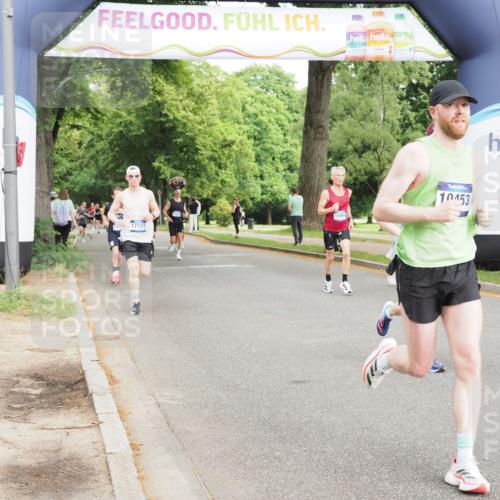 29.06.2025 - hella hamburg halbmarathon MichiJ http://msf.ph/oto/8205691 29.06.2025 10:22:24 Zwischen KM18-KM19 2879, 10453, 14466, 16881, 17151, 18854 meine-sportfotos.de