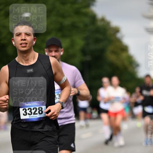 29.06.2025 - hella hamburg halbmarathon Dr. Thomas Lammeyer http://msf.ph/oto/8205737 29.06.2025 10:12:02 Kennedybrücke 1079, 1173, 1427, 1893, 2032, 2136, 3328, 3922, 3929, 4228, 5899, 6100, 6196, 7019, 7476, 7760, 9338 meine-sportfotos.de