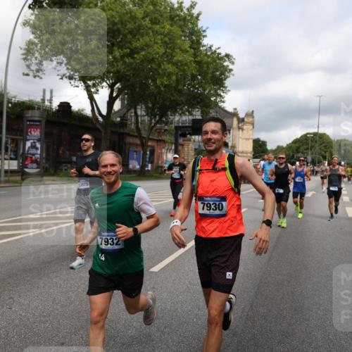 29.06.2025 - hella hamburg halbmarathon Yannick Fuchs http://msf.ph/oto/8205750 29.06.2025 10:44:53 20KM 1461, 1466, 1750, 1817, 2207, 2540, 2880, 3654, 4077, 4346, 4816, 5018, 5115, 6027, 6662, 6712, 6795, 7052, 7134, 7369, 7397, 7583, 7930, 7932, 8117, 8205, 8572, 8704, 8819, 9057, 11214, 11422, 12016, 12949, 13008, 13687, 13701, 13808, 13875, 14034, 14125, 14626, 15362, 15395, 15720, 16285, 16291, 17129, 17179, 17221, 17384, 18006, 18182, 18394, 18413, 18489 meine-sportfotos.de