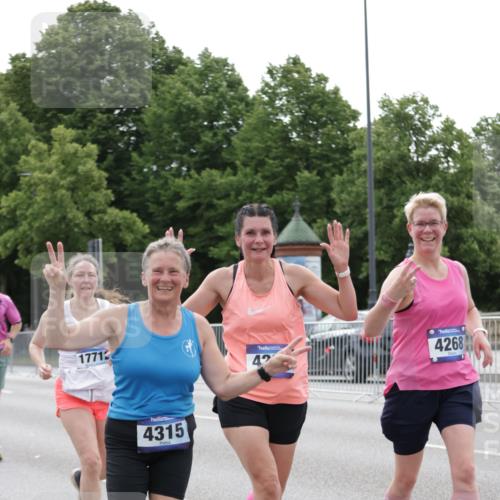 29.06.2025 - hella hamburg halbmarathon Jannik Wohlers http://msf.ph/oto/8205793 29.06.2025 10:25:57 Lombardsbrücke 1300, 3617, 4267, 4268, 4315, 4844, 6159, 6905, 7929, 8306, 8357, 8674, 8942, 11107, 12126, 12826, 12827, 13264, 14930, 17712 meine-sportfotos.de