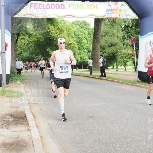 29.06.2025 - hella hamburg halbmarathon MichiJ http://msf.ph/oto/8205815 29.06.2025 10:22:26 Zwischen KM18-KM19 2879, 10453, 14466, 14908, 15326, 16881, 17151, 18854, 19059 meine-sportfotos.de