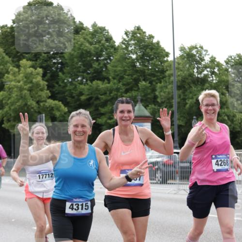 29.06.2025 - hella hamburg halbmarathon Jannik Wohlers http://msf.ph/oto/8205840 29.06.2025 10:25:57 Lombardsbrücke 1300, 3617, 4267, 4268, 4315, 4844, 6159, 6905, 7929, 8306, 8357, 8674, 8942, 11107, 12126, 12826, 12827, 13264, 14930, 17712 meine-sportfotos.de