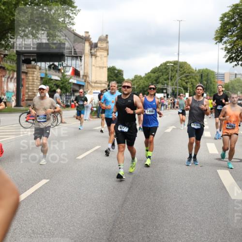 29.06.2025 - hella hamburg halbmarathon Yannick Fuchs http://msf.ph/oto/8205849 29.06.2025 10:44:53 20KM 1461, 1466, 1750, 1817, 2207, 2540, 2880, 3654, 4077, 4346, 4816, 5018, 5115, 6027, 6662, 6712, 6795, 7052, 7134, 7369, 7397, 7583, 7930, 7932, 8117, 8205, 8572, 8704, 8819, 9057, 11214, 11422, 12016, 12949, 13008, 13687, 13701, 13808, 13875, 14034, 14125, 14626, 15362, 15395, 15720, 16285, 16291, 17129, 17179, 17221, 17384, 18006, 18182, 18394, 18413, 18489 meine-sportfotos.de