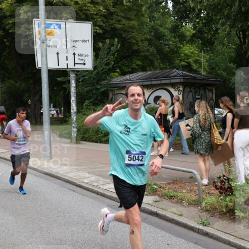29.06.2025 - hella hamburg halbmarathon Yannick Fuchs http://msf.ph/oto/8205850 29.06.2025 10:32:13 20KM 1290, 1505, 2196, 2404, 3790, 5042, 5791, 5923, 6047, 6458, 9017, 9944, 10190, 10451, 10922, 11106, 11423, 12739, 12900, 13148, 13372, 13595, 15410, 16992, 17137, 17726, 18103, 18159, 18193, 18216, 18357, 18986 meine-sportfotos.de