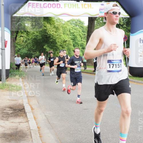29.06.2025 - hella hamburg halbmarathon MichiJ http://msf.ph/oto/8205882 29.06.2025 10:22:27 Zwischen KM18-KM19 2879, 10453, 13618, 14466, 14908, 15326, 16881, 17151, 18679, 18854, 19059 meine-sportfotos.de