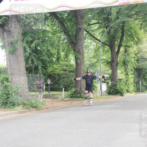 29.06.2025 - hella hamburg halbmarathon KatJ http://msf.ph/oto/8205891 29.06.2025 09:32:17 Zwischen KM18-KM19  meine-sportfotos.de
